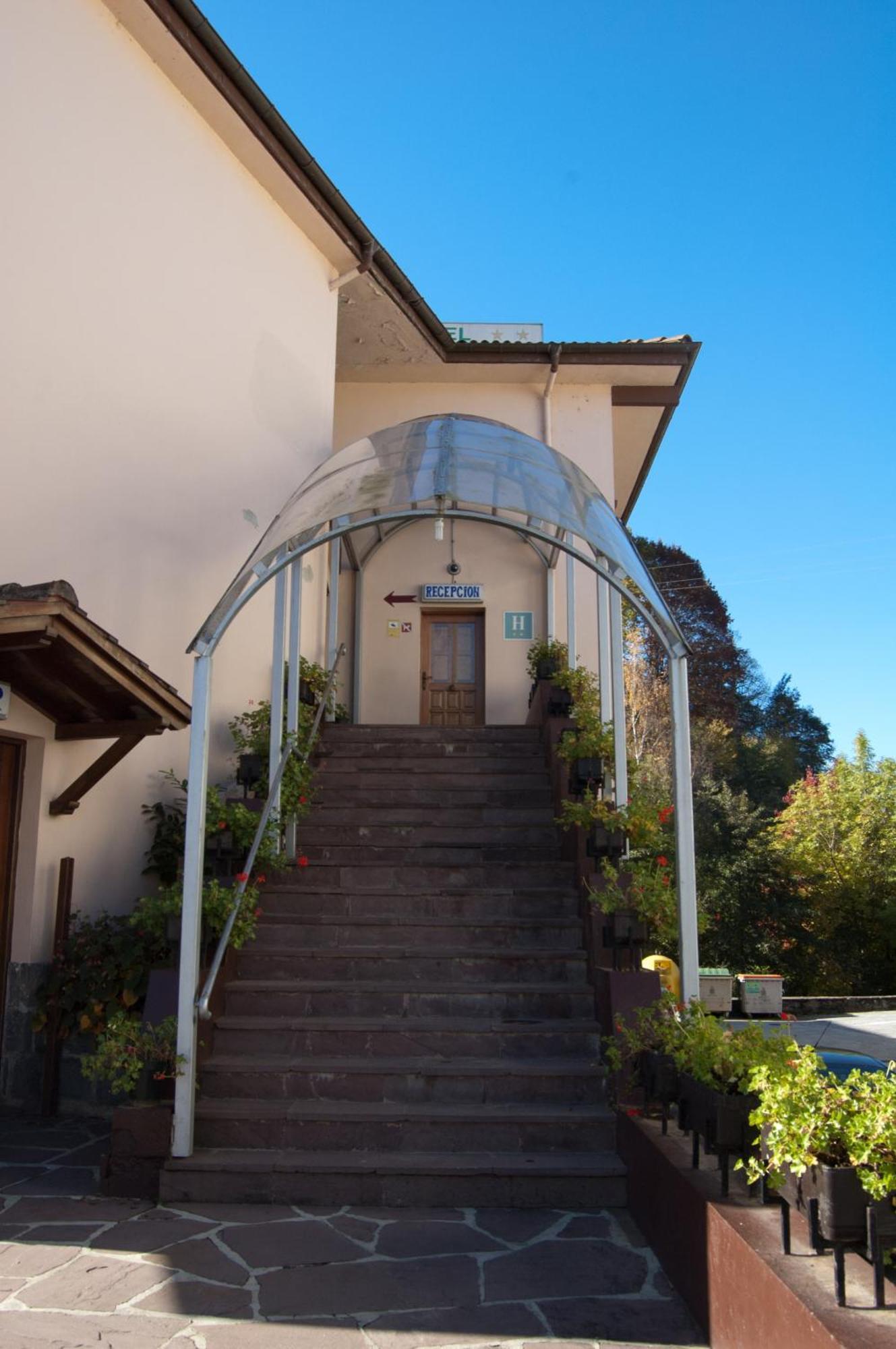 Hotel Urgain Oronoz-Mugaire Exterior photo